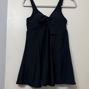 BNWT- Croft & Barrow one piece swimsuit in black- discreet control pane s12